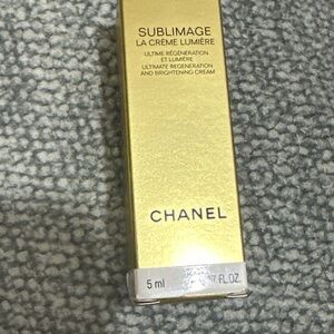 Chanel Sublimage La Crème Lumière